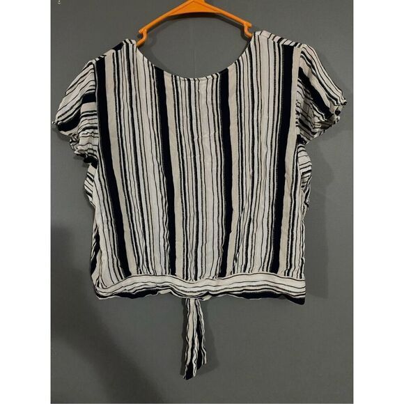 BY&BY Striped Button Down Tie Front top Size XL - Picture 2 of 4